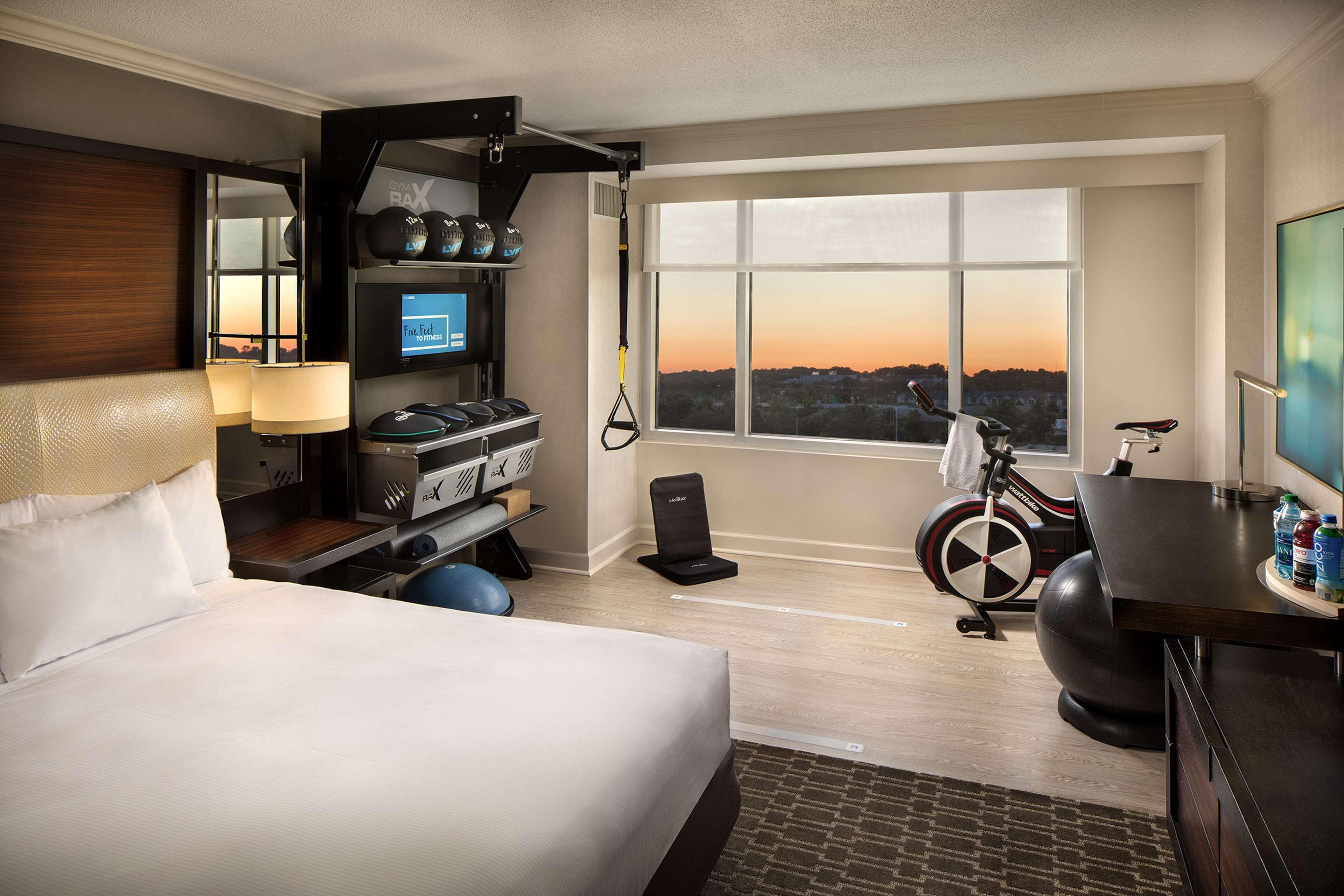 Doubletree By Hilton Atlanta Airport Hotel College Park Exterior photo