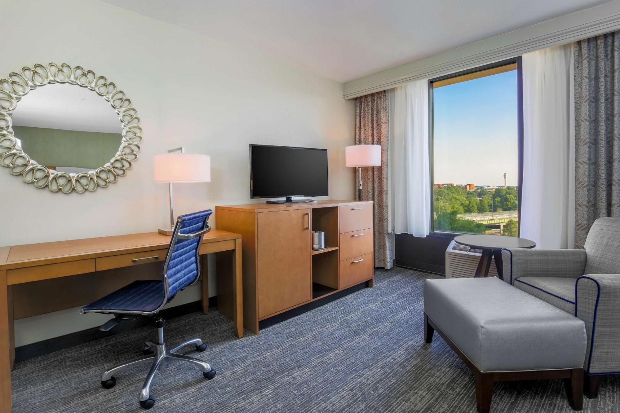 Doubletree By Hilton Atlanta Airport Hotel College Park Exterior photo