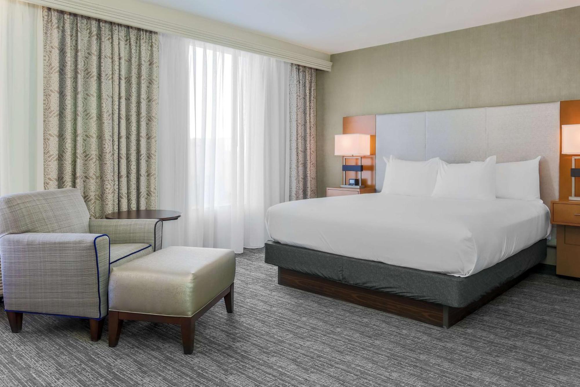 Doubletree By Hilton Atlanta Airport Hotel College Park Exterior photo