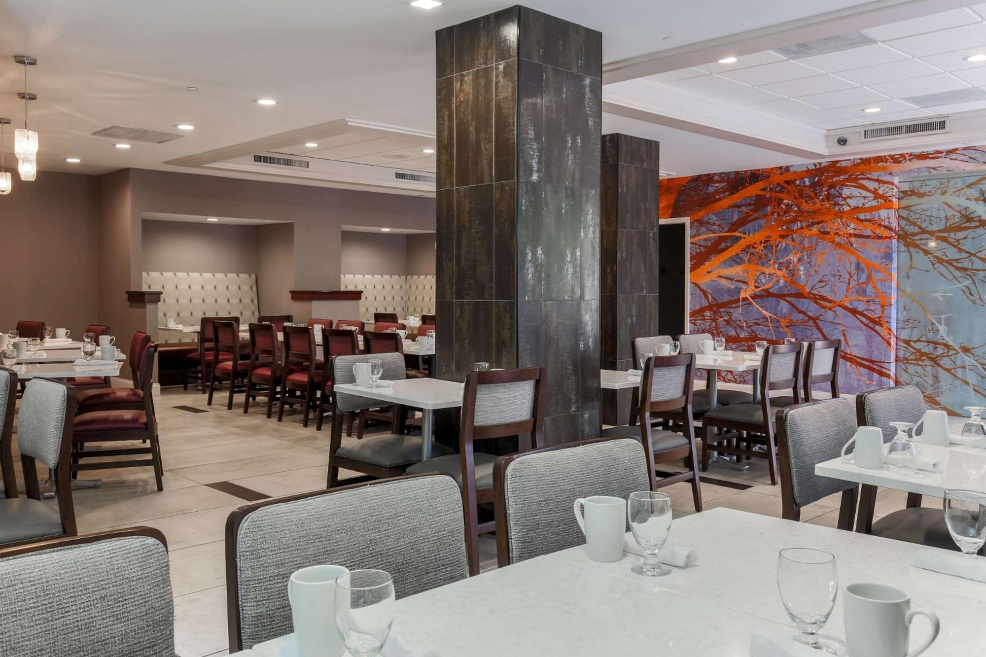 Doubletree By Hilton Atlanta Airport Hotel College Park Exterior photo