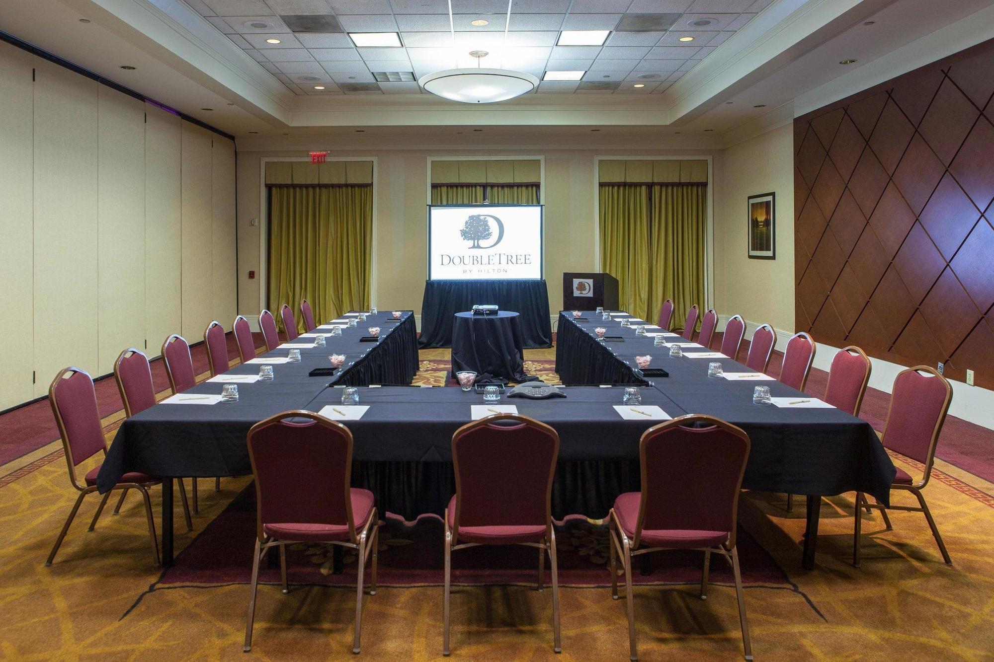 Doubletree By Hilton Atlanta Airport Hotel College Park Exterior photo